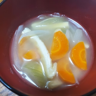 野菜入り白湯スープ